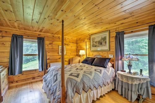Jacksonville Cabin With Wraparound Deck And Views