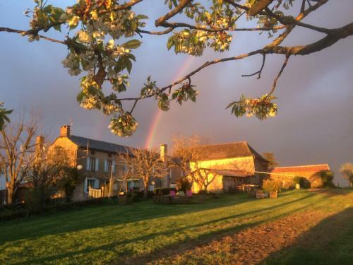 Bed & Breakfast Chez Alice,simplicit� Et Petite Piscine