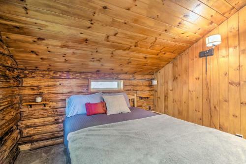 Cambridge Cabin Less Than 2 Mi To Smugglers Notch!