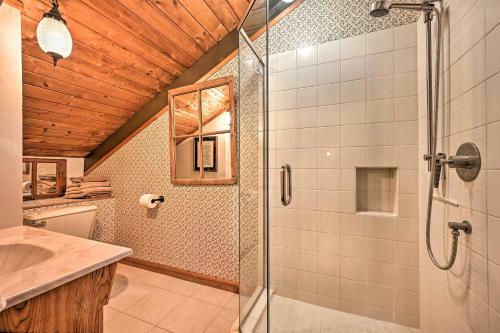 Beautiful Jay Peak Home Near Creek And Waterfalls!