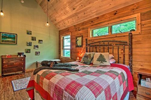 Grand Londonderry Home With Ski Mountain Views!