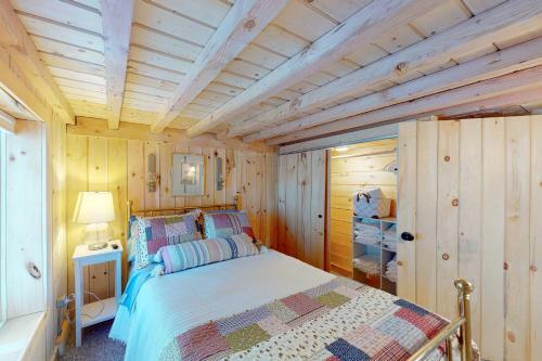 Hobbit House