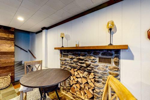 Cottage By The Covered Bridge
