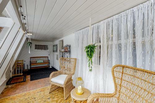 Cottage By The Covered Bridge