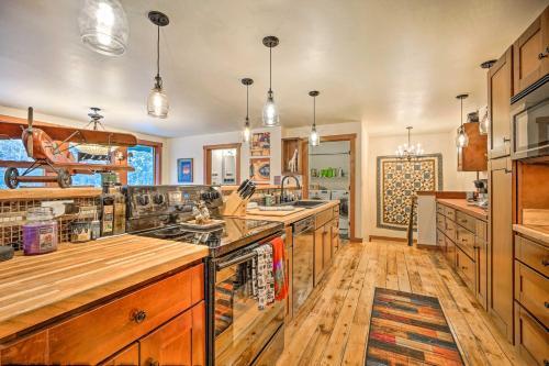 Pet-friendly Clarendon Home With River Access!