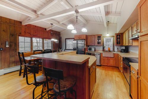 Chalet At The Base Of Okemo Mountain