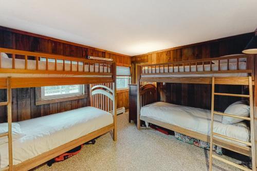 Chalet At The Base Of Okemo Mountain