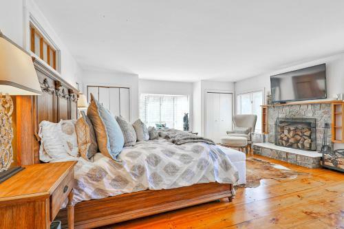 1474 East Hill