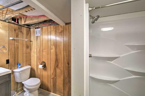 Bluefield Retreat With Pool Table Near Parks!