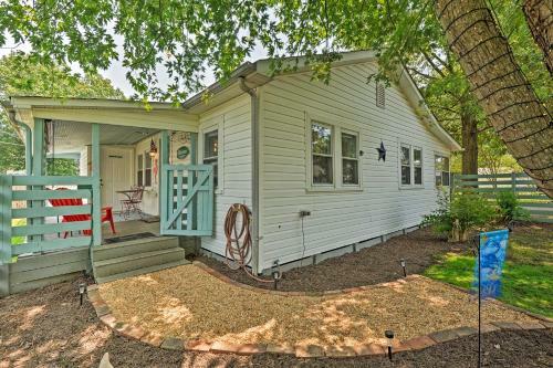 The Blue Crab Cottage - 3 Blocks From The Beach!