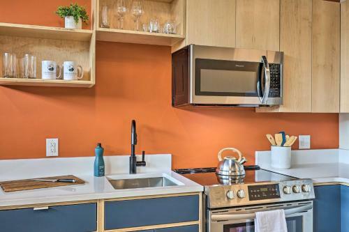 Apartamento Airy Studio - Walk To Trail Center!