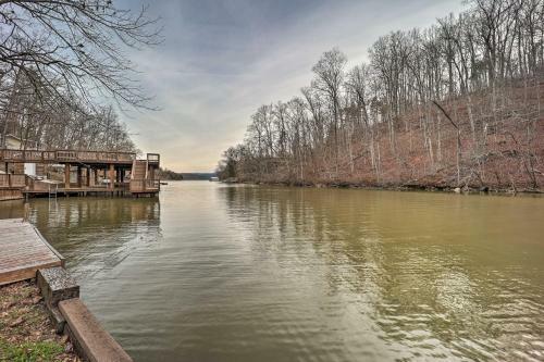 Comfy Retreat With Private Dock On Claytor Lake