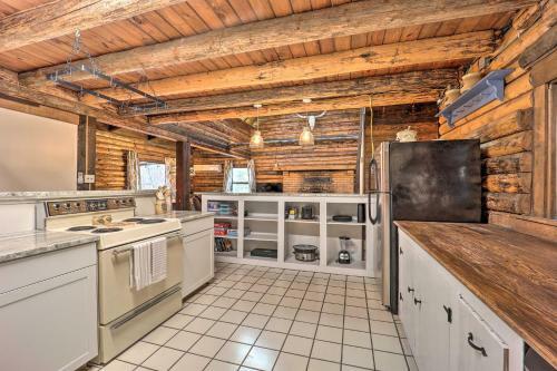 Comfy Retreat With Private Dock On Claytor Lake