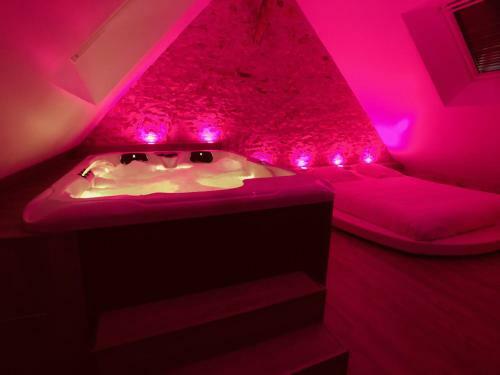 Apartamento Suite Cupidon- Domaine Des Trois Ch�teaux