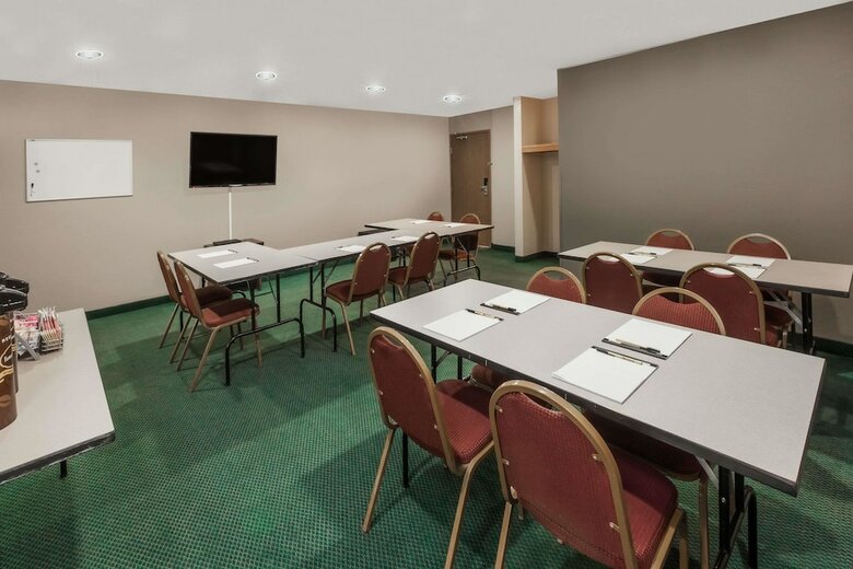 Hotel Super 8 Ionia