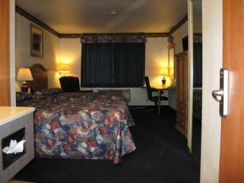 Motel Glacier Gateway Plaza
