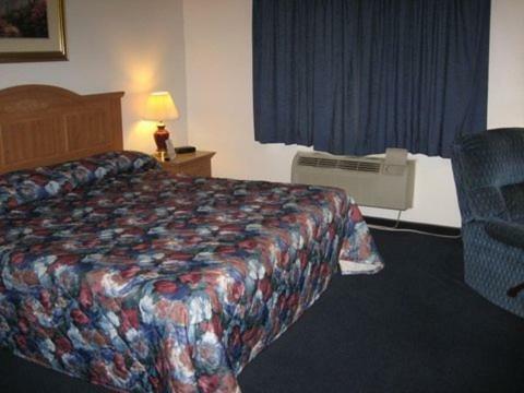 Motel Glacier Gateway Plaza