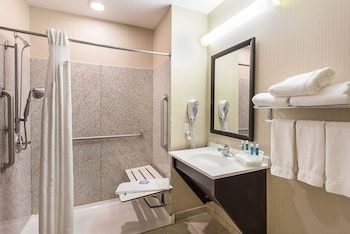 Holiday Inn Express Hotel & Suites Byram