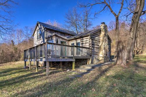 Rustic Cabin With Mtn Views, Deck And Fire Pit!