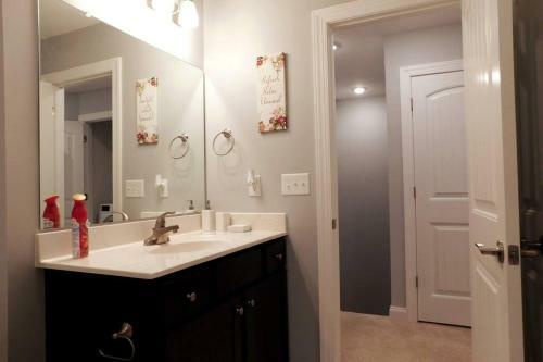 Spacious Modern Home Near Dt Harrisonburg