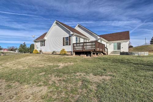 Idyllic Luray Cottage With Deck And Mtn Views!