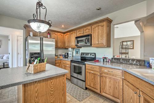 Idyllic Luray Cottage With Deck And Mtn Views!