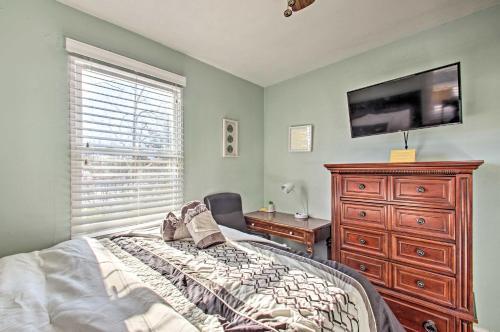 Charming Central Lynchburg Hideout With Patio!