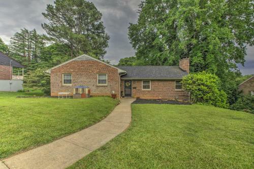 Quaint Lynchburg House With Private Patio!