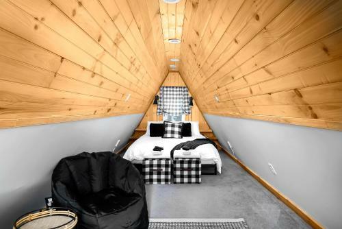 New! Mountain Retreat In Renovated 2bdr Tiny Cabin