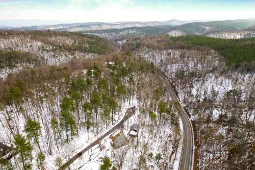 New! Mountain Retreat In Renovated 2bdr Tiny Cabin