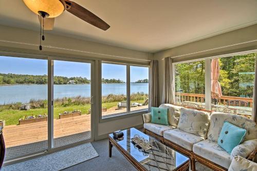 Luxe Waterfront Home Kayak, Canoe, Grill And More!