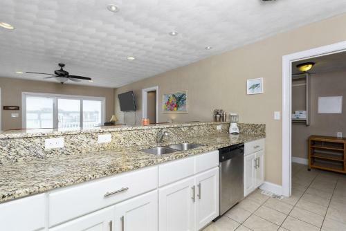 Water Front Delight On The Bay Home