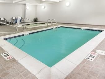 Hotel Wingate By Wyndham St. Charles