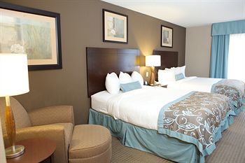 Hotel Wingate By Wyndham St. Charles