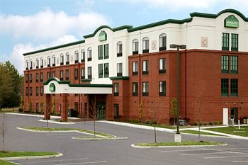 Hotel Wingate By Wyndham St. Charles