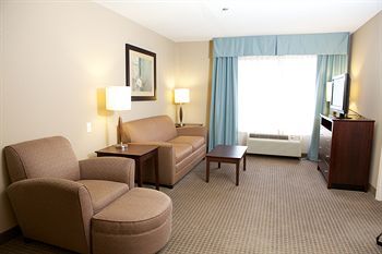 Hotel Wingate By Wyndham St. Charles