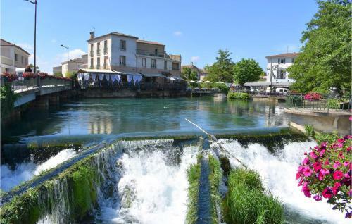 Stunning Apartment In Monteux With Wifi