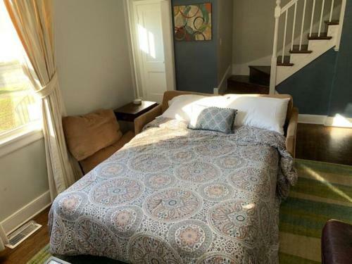 Private House + Yard Central Location To All Rva