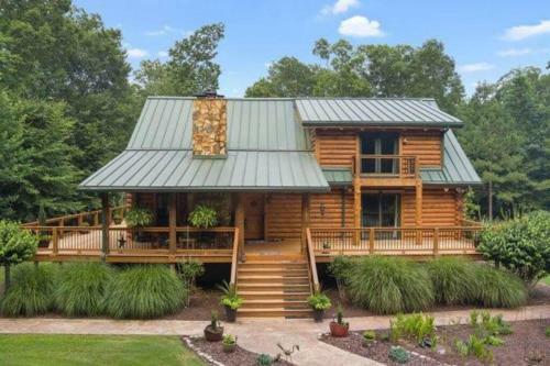 Beautiful River-front Log Cabin Near Williamsburg