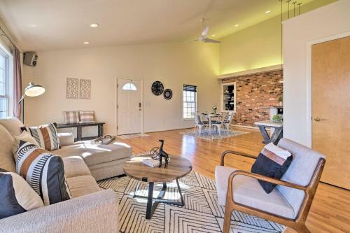 Pet-friendly Cottage With Game Room And Fire Pit!