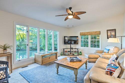 Waterfront Home In Quiet Cove Kayaks On-site
