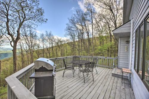 Serene Hideaway With Views, 1 Mi To Hike And Ski!
