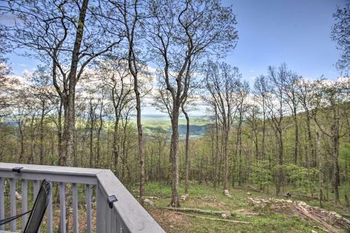 Serene Hideaway With Views, 1 Mi To Hike And Ski!