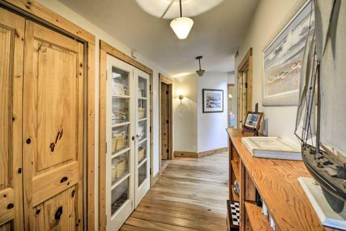 Historic Belfair Cabin On The Hood Canal!