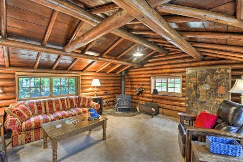 Historic Belfair Cabin On The Hood Canal!