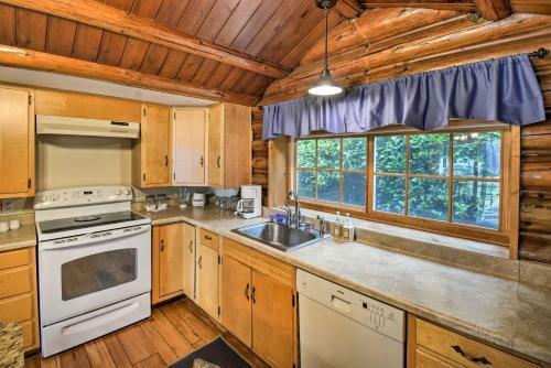 Historic Belfair Cabin On The Hood Canal!