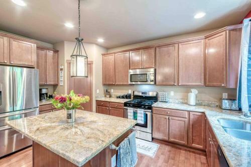 Serene Villa: Romantic Get-away While Wfh