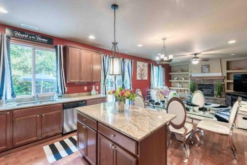 Serene Villa: Romantic Get-away While Wfh