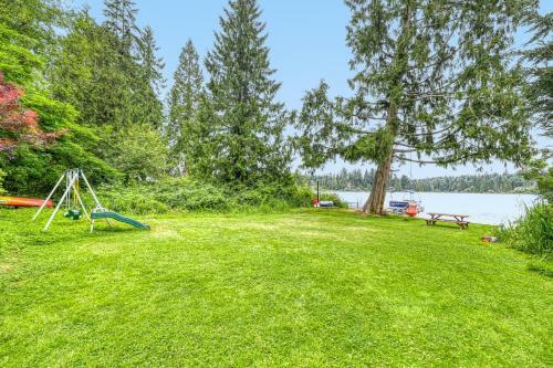 Lake Joy Waterfront Retreat