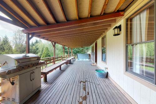 3 Bed 3 Bath Vacation Home In Covington